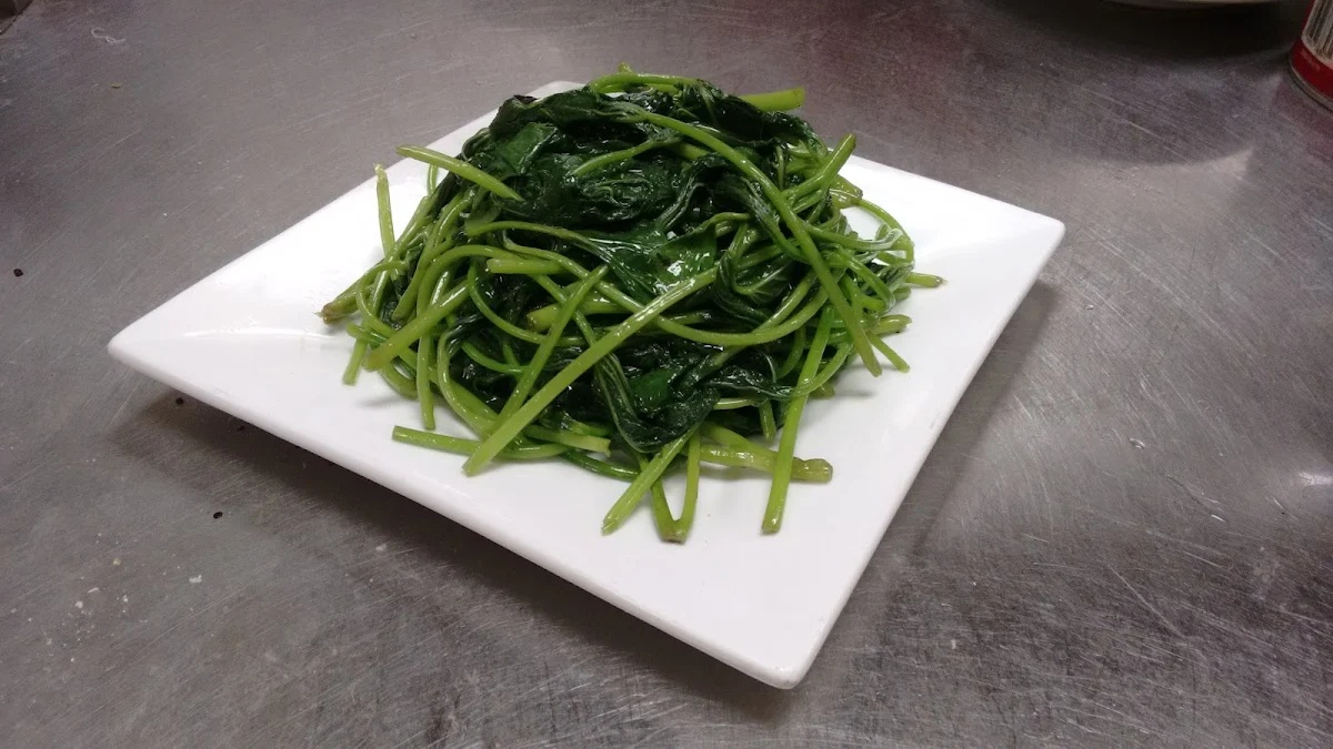 stir-fried snow pea leaves 清炒豆苗